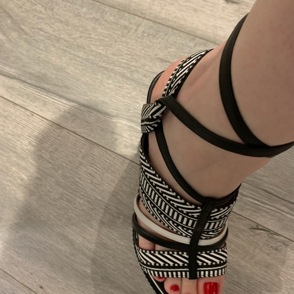 Authentic beautiful Hermes wedge sandals. Very unique and comfy! *pre-owned - Picture 4 of 9